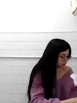 Snapshot of Kylie_Rivers chatting on 10.03.25 Kylie Rivers online show from 10.03.25