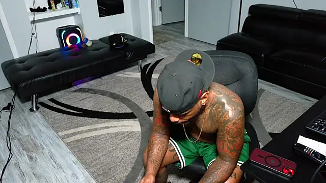 SLANGONDEMHOES online show from 12.05.25