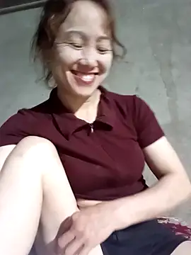 Snapshot of Fienjr chatting on 09.16.25 Fienjr online show from 09.16.25