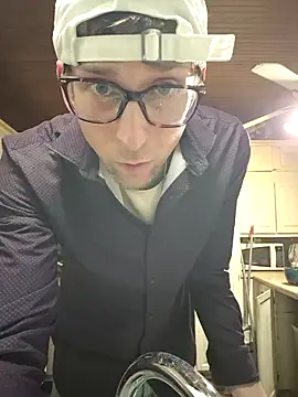 Snapshot of mresquared chatting on 02.18.26 mresquared online show from 02.18.26