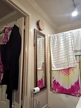 Snapshot of mresquared chatting on 02.24.26 mresquared online show from 02.24.26