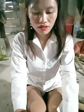 Snapshot of rubi_bae chatting on 05.17.26 rubi bae online show from 05.17.26