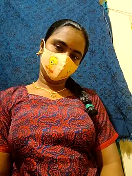 Snapshot of mini-queen chatting on 02.09.26 mini-queen online show from 02.09.26