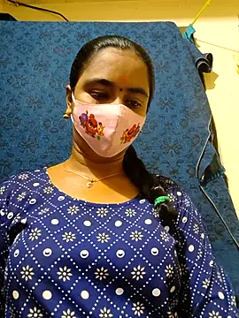 Snapshot of mini-queen chatting on 02.20.26 mini-queen online show from 02.20.26