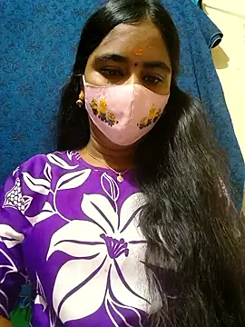 Snapshot of mini-queen chatting on 03.01.26 mini-queen online show from 03.01.26