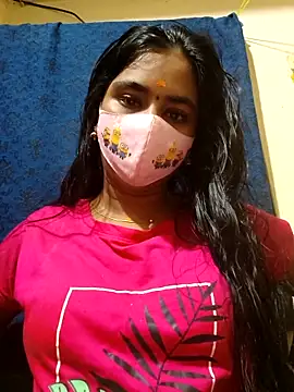 Snapshot of mini-queen chatting on 03.02.26 mini-queen online show from 03.02.26