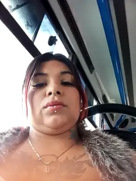 snow belle online show from 11.13.25