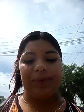 snow belle online show from 11.24.25