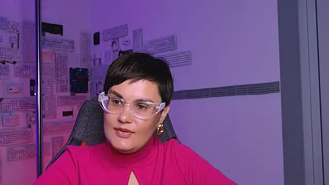 Snapshot of LauraDavidsons chatting on 09.12.25 LauraDavidsons online show from 09.12.25