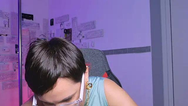 Snapshot of LauraDavidsons chatting on 09.13.25 LauraDavidsons online show from 09.13.25