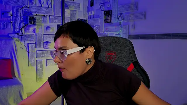 Snapshot of LauraDavidsons chatting on 10.01.25 LauraDavidsons online show from 10.01.25