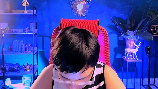 Snapshot of LauraDavidsons chatting on 01.15.26 LauraDavidsons online show from 01.15.26