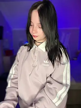 YourLittleDevil online show from 04.14.26