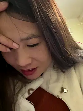 LiLy-0477 online show from 11.17.25