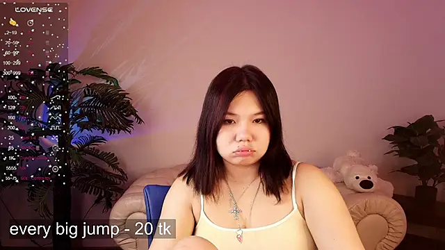 Snapshot of Moana_light chatting on 09.19.25 Moana light online show from 09.19.25