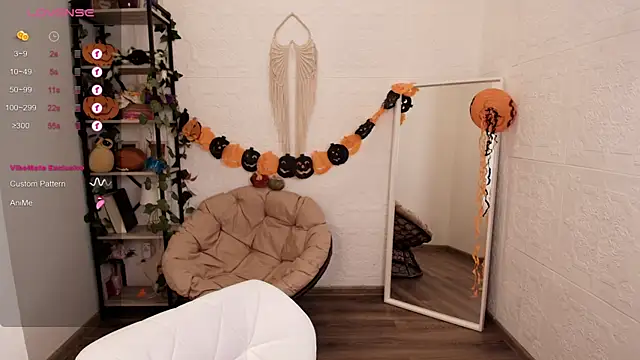 Snapshot of Moana_light chatting on 10.26.25 Moana light online show from 10.26.25