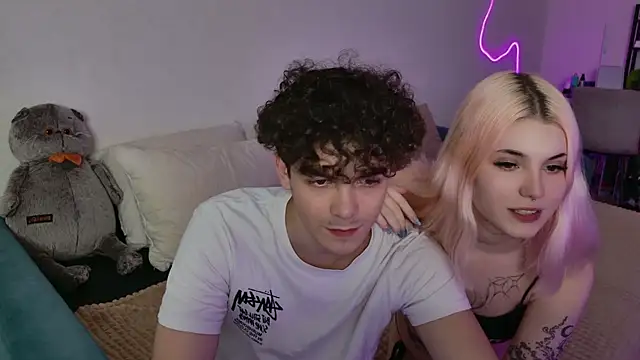 Alice18James online show from 09.25.25