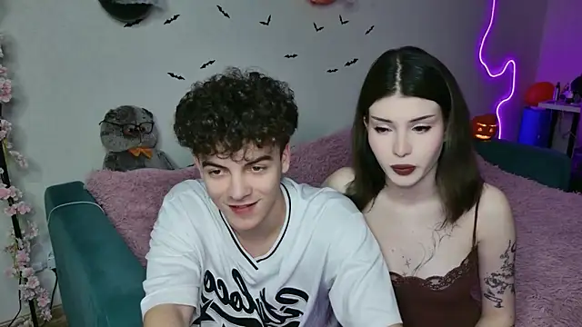 Alice18James online show from 10.15.25