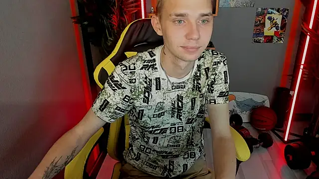 Snapshot of TimBlaks chatting on 09.22.25 TimBlaks online show from 09.22.25