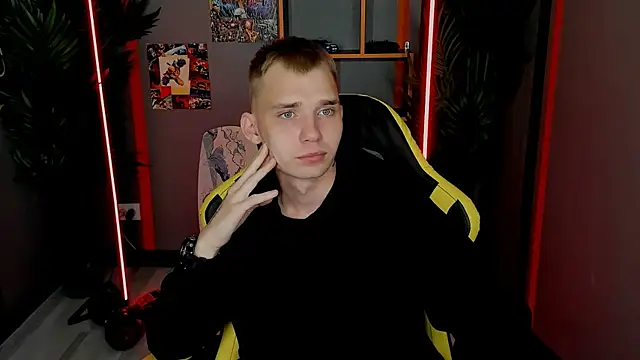 Snapshot of TimBlaks chatting on 10.13.25 TimBlaks online show from 10.13.25