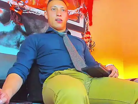 Snapshot of Masster_ares_ chatting on 10.11.25 Masster ares online show from 10.11.25