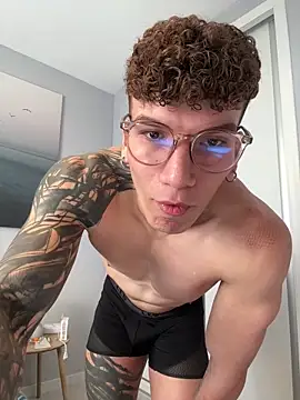 Snapshot of estebandi_do chatting on 02.27.26 estebandi do online show from 02.27.26