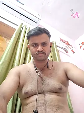 Snapshot of Frvgggghh chatting on 11.21.25 Frvgggghh online show from 11.21.25