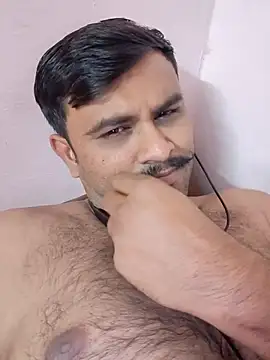 Snapshot of Frvgggghh chatting on 12.14.25 Frvgggghh online show from 12.14.25