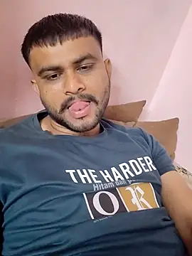 Snapshot of Frvgggghh chatting on 02.25.26 Frvgggghh online show from 02.25.26