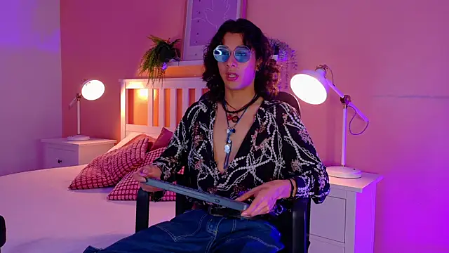 Snapshot of BenjiFiore_ chatting on 09.12.25 BenjiFiore  online show from 09.12.25