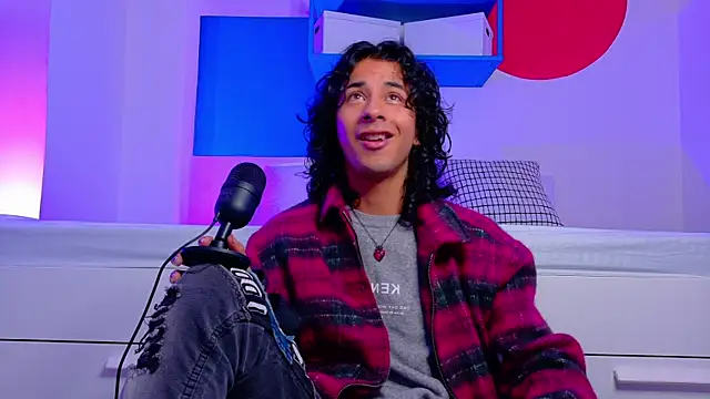 Snapshot of BenjiFiore_ chatting on 09.18.25 BenjiFiore  online show from 09.18.25