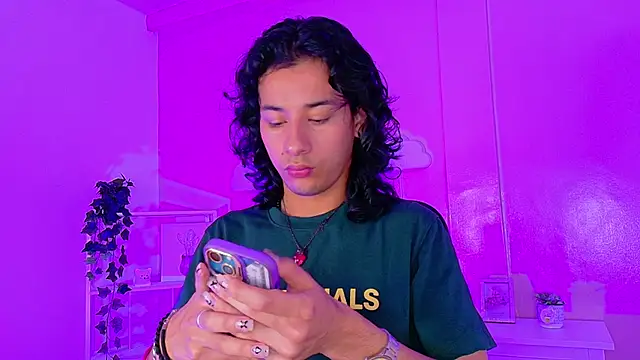 Snapshot of BenjiFiore_ chatting on 09.19.25 BenjiFiore  online show from 09.19.25