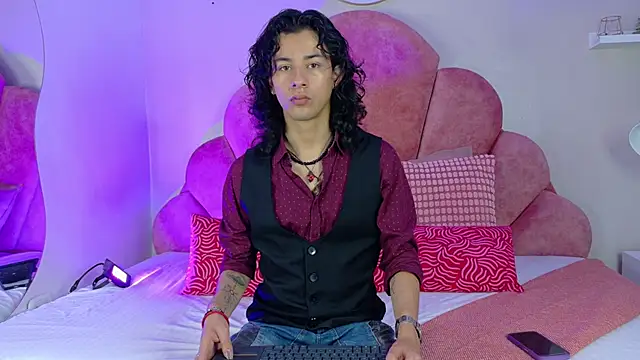 Snapshot of BenjiFiore_ chatting on 09.23.25 BenjiFiore  online show from 09.23.25