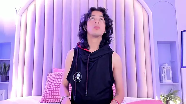 Snapshot of BenjiFiore_ chatting on 09.26.25 BenjiFiore  online show from 09.26.25