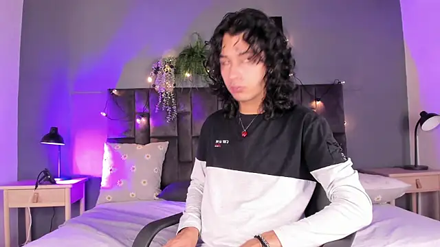 Snapshot of BenjiFiore_ chatting on 10.02.25 BenjiFiore  online show from 10.02.25