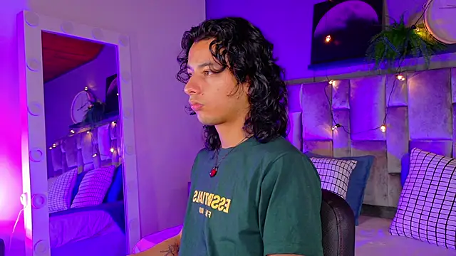 Snapshot of BenjiFiore_ chatting on 10.03.25 BenjiFiore  online show from 10.03.25