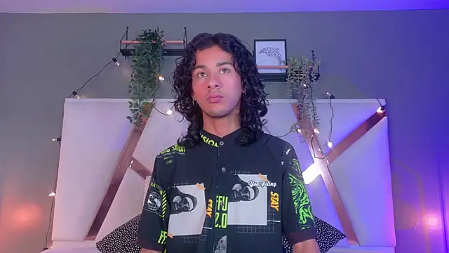 Snapshot of BenjiFiore_ chatting on 10.14.25 BenjiFiore  online show from 10.14.25