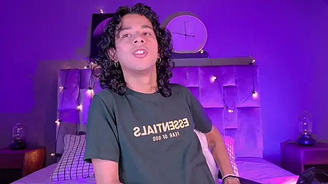 Snapshot of BenjiFiore_ chatting on 10.16.25 BenjiFiore  online show from 10.16.25