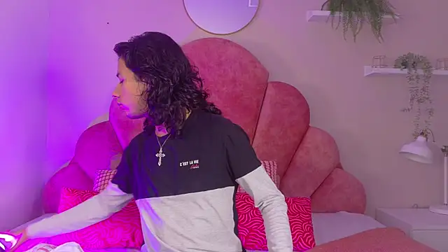 Snapshot of BenjiFiore_ chatting on 10.27.25 BenjiFiore  online show from 10.27.25