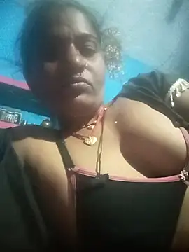 Snapshot of Hansini_Gowda chatting on 10.17.25 Hansini Gowda online show from 10.17.25