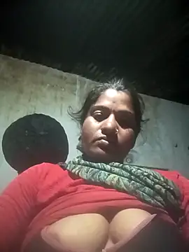 Snapshot of Hansini_Gowda chatting on 10.22.25 Hansini Gowda online show from 10.22.25