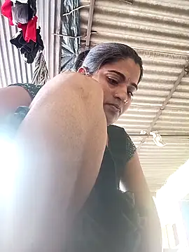 Snapshot of Hansini_Gowda chatting on 11.01.25 Hansini Gowda online show from 11.01.25