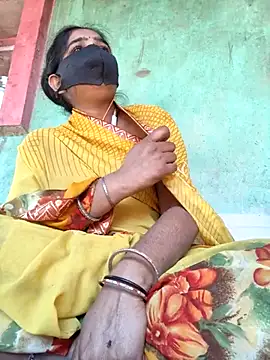 Snapshot of Hansini_Gowda chatting on 02.15.26 Hansini Gowda online show from 02.15.26