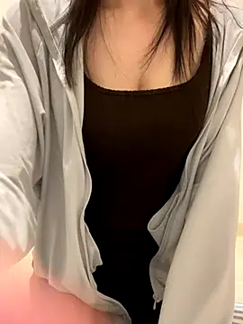 Snapshot of yayoi_jp chatting on 11.04.25 yayoi jp online show from 11.04.25