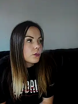 SexyLoLoUK online show from 12.02.25