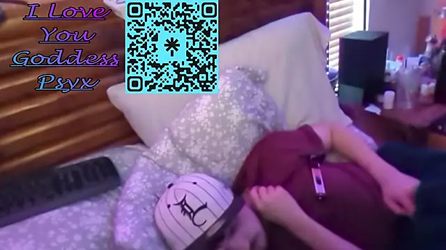 Snapshot of j_ray95 chatting on 11.08.25 j ray95 online show from 11.08.25