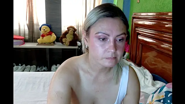 Snapshot of _Charlize_theron_ chatting on 04.24.26 Charlize theron online show from 04.24.26