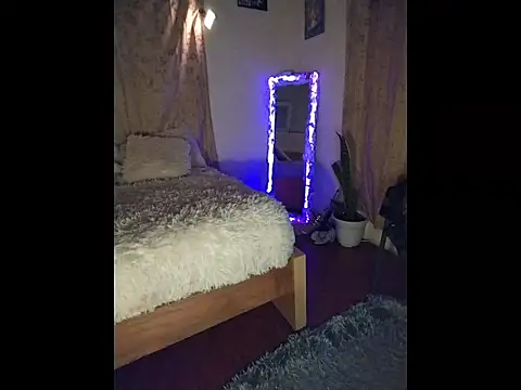 Snapshot of Ella_rr chatting on 10.23.25 Ella rr online show from 10.23.25