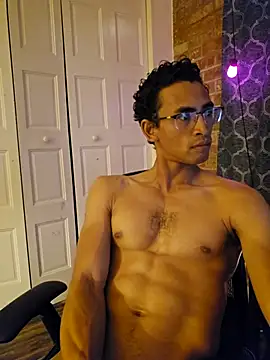 Snapshot of MuayTigerKing chatting on 01.15.26 MuayTigerKing online show from 01.15.26