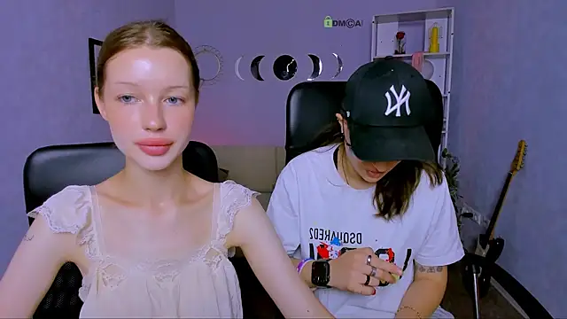 Snapshot of khloebeauty chatting on 06.24.26 khloebeauty online show from 06.24.26